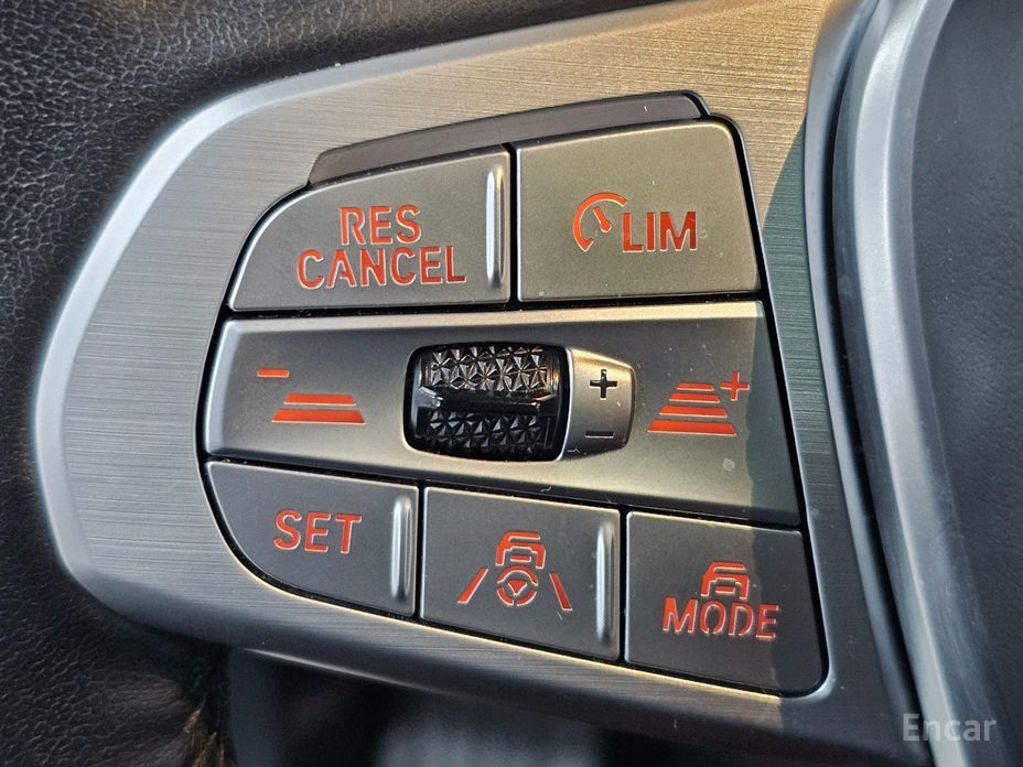X7 (G07)xDrive 40i Design Pure Excellence 6 seater 15