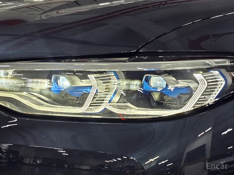 X7 (G07)xDrive 40i Design Pure Excellence 6 seater 18