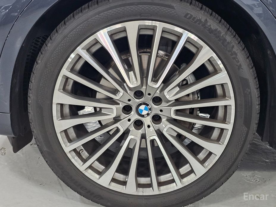 X7 (G07)xDrive 40i Design Pure Excellence 6 seater 21
