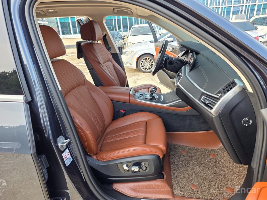BMW X7 (G07)xDrive 40i Design Pure Excellence 6 seater №11