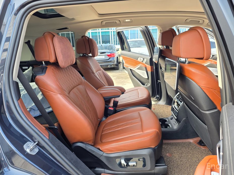 BMW X7 (G07)xDrive 40i Design Pure Excellence 6 seater №12