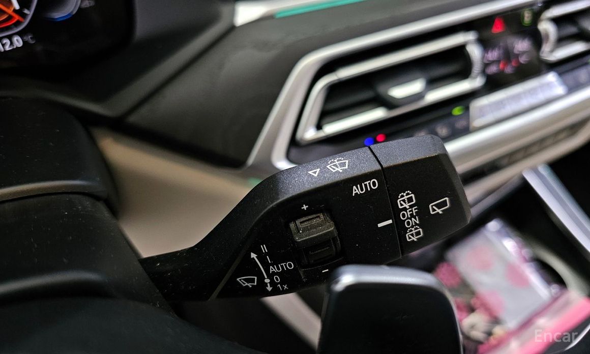 X7 (G07)xDrive 40i Design Pure Excellence 6 seater 16