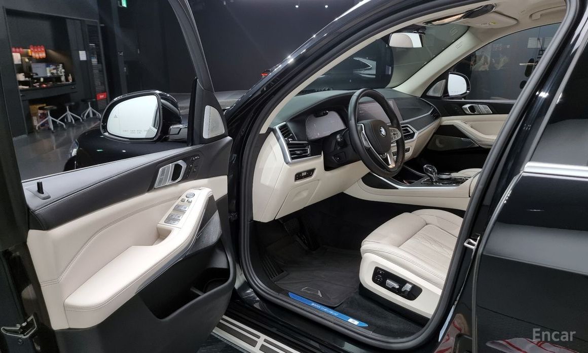 X7 (G07)xDrive 40i Design Pure Excellence 7 seater 12
