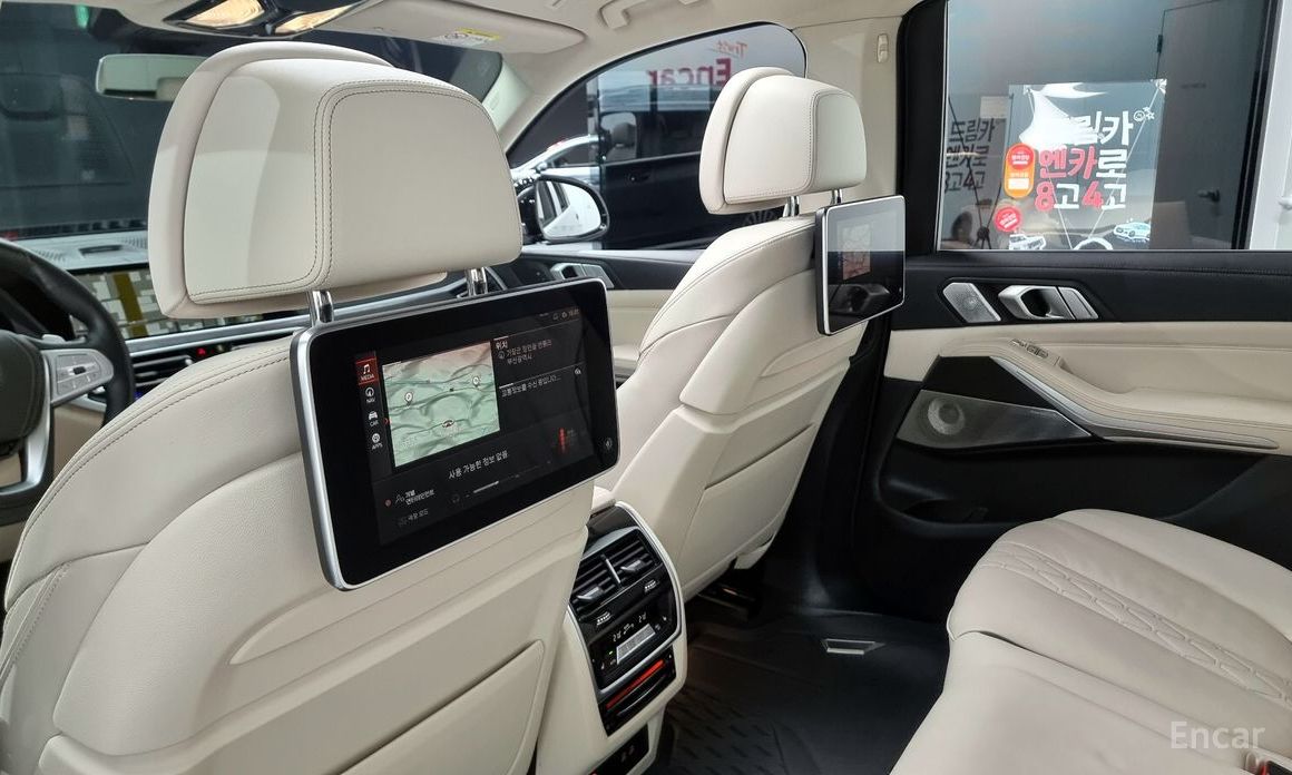 X7 (G07)xDrive 40i Design Pure Excellence 7 seater 17