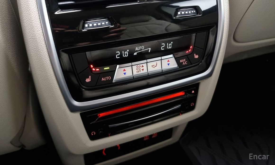 X7 (G07)xDrive 40i Design Pure Excellence 7 seater 18