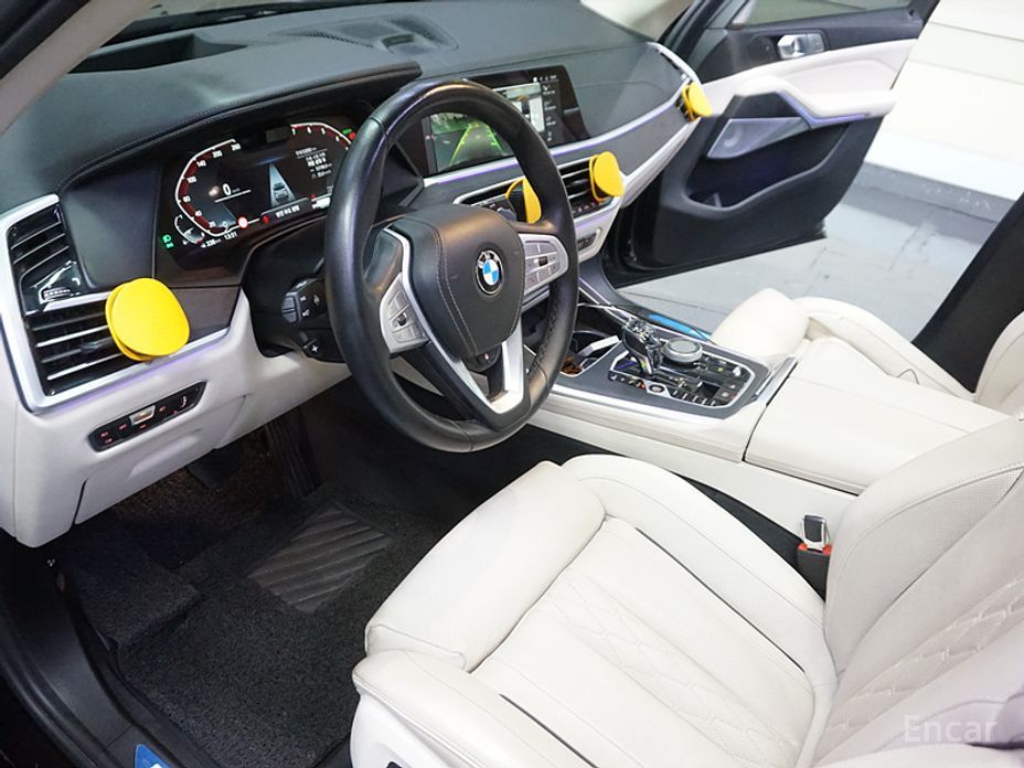 X7 (G07)xDrive 40i Design Pure Excellence 7 seater 11