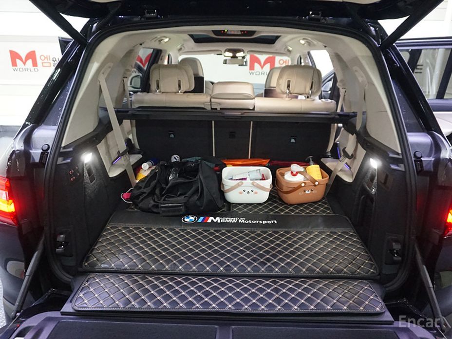 X7 (G07)xDrive 40i Design Pure Excellence 7 seater 21