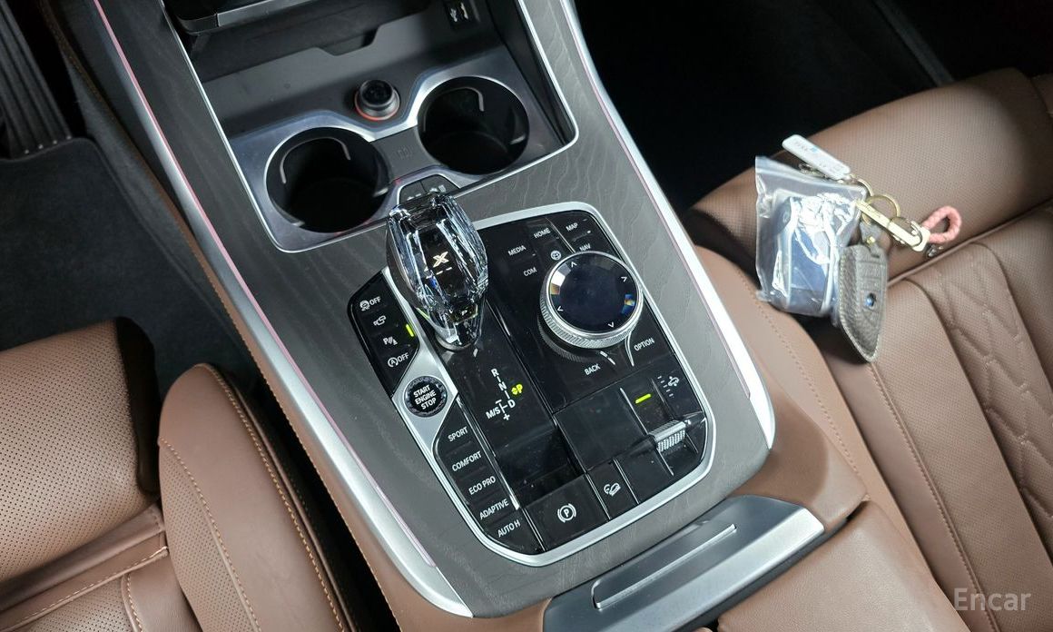 X7 (G07)xDrive 40i Design Pure Excellence 7 seater 10