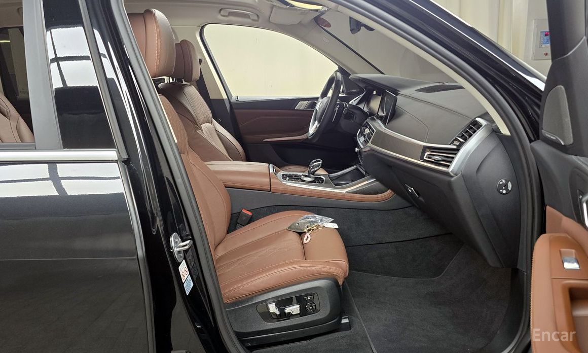 X7 (G07)xDrive 40i Design Pure Excellence 7 seater 11