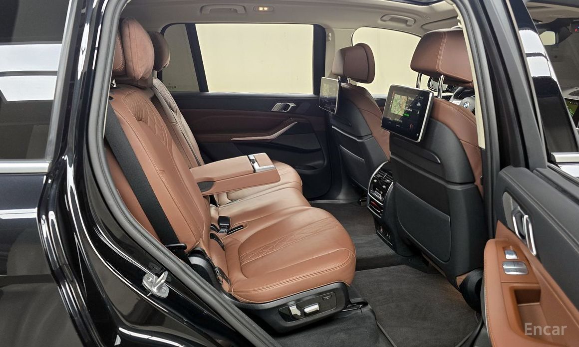 X7 (G07)xDrive 40i Design Pure Excellence 7 seater 13