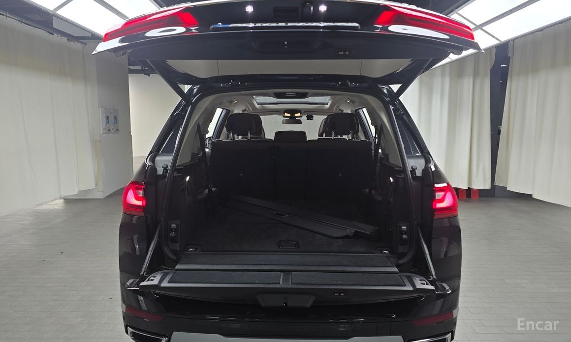 X7 (G07)xDrive 40i Design Pure Excellence 7 seater 21