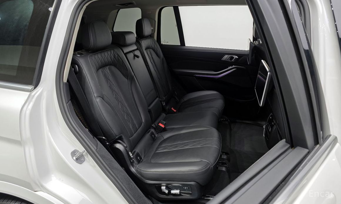 X7 (G07)xDrive 40i Design Pure Excellence 7 seater 13