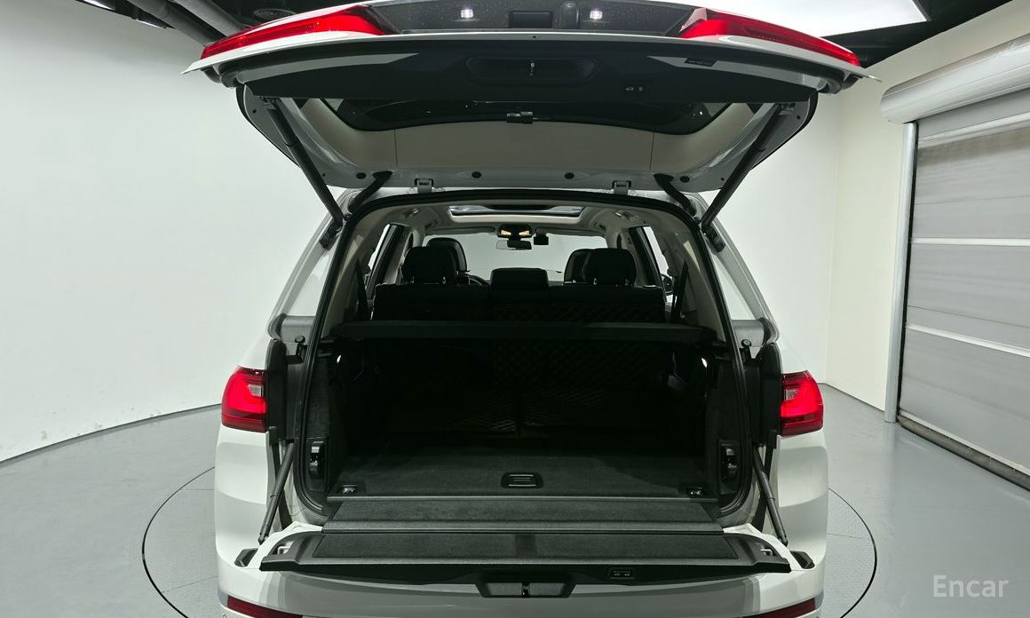 X7 (G07)xDrive 40i Design Pure Excellence 7 seater 21