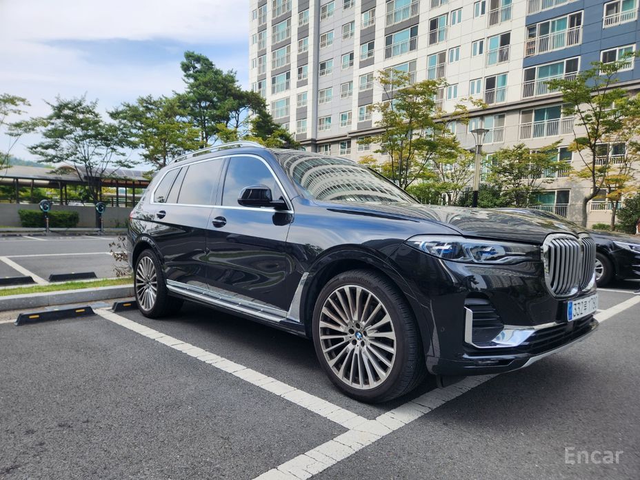 X7 (G07)xDrive 40i Design Pure Excellence 7 seater 3
