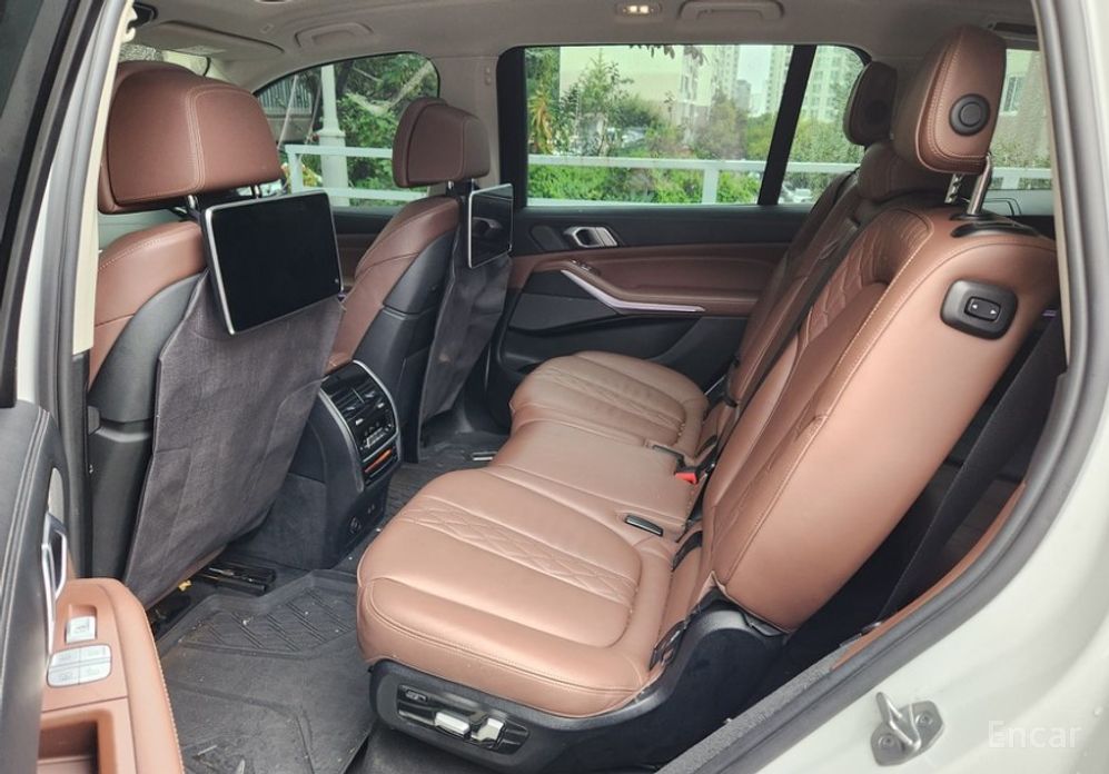 X7 (G07)xDrive 40i Design Pure Excellence 7 seater 8