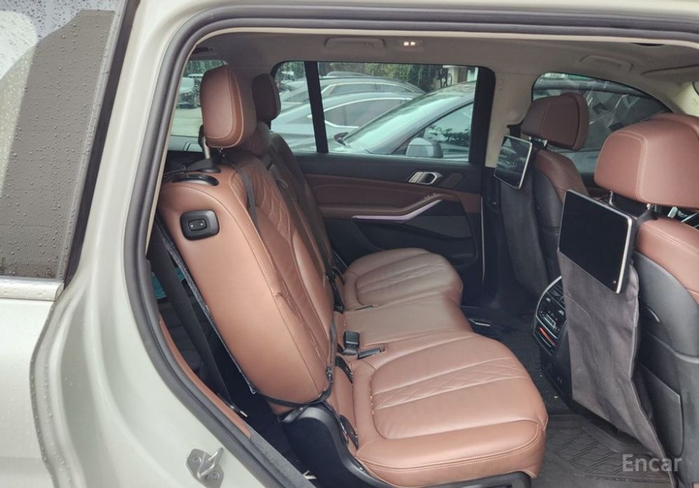 X7 (G07)xDrive 40i Design Pure Excellence 7 seater 10