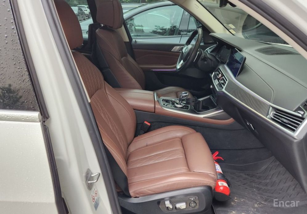 X7 (G07)xDrive 40i Design Pure Excellence 7 seater 11
