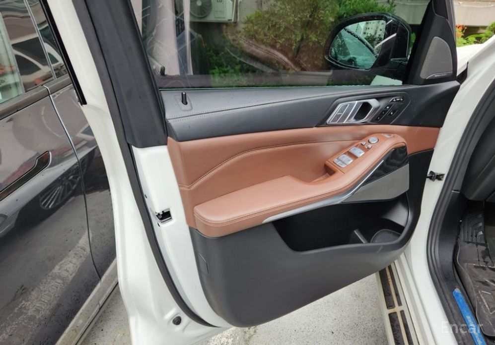 X7 (G07)xDrive 40i Design Pure Excellence 7 seater 18