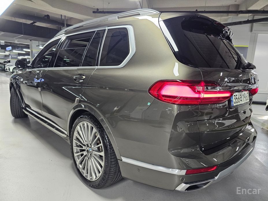 X7 (G07)xDrive 40i Design Pure Excellence 7 seater 3