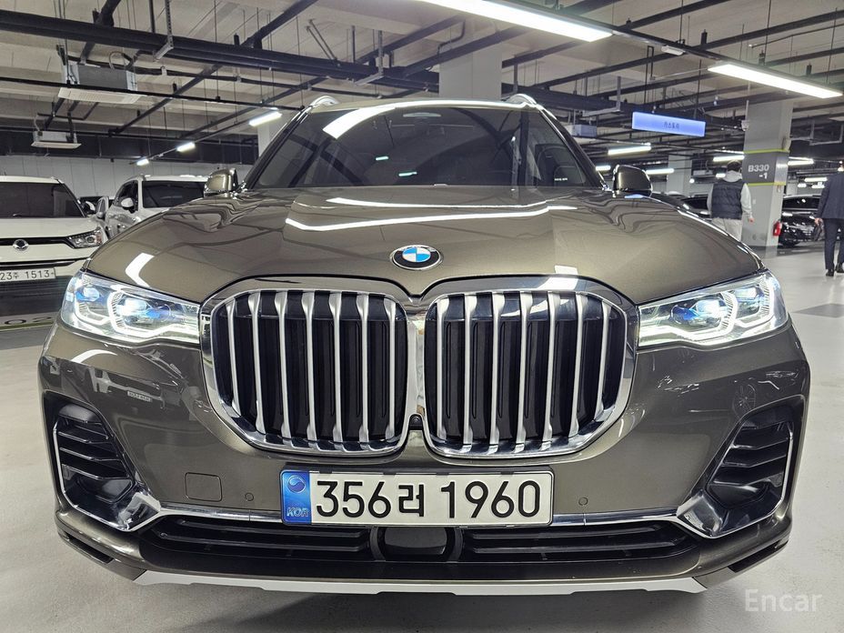 X7 (G07)xDrive 40i Design Pure Excellence 7 seater 6