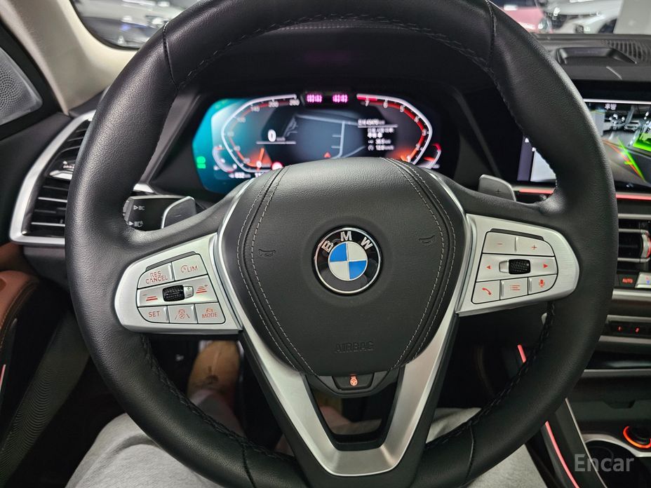 X7 (G07)xDrive 40i Design Pure Excellence 7 seater 15