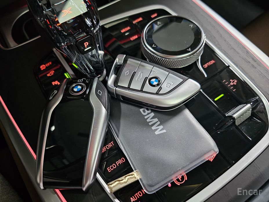 X7 (G07)xDrive 40i Design Pure Excellence 7 seater 18