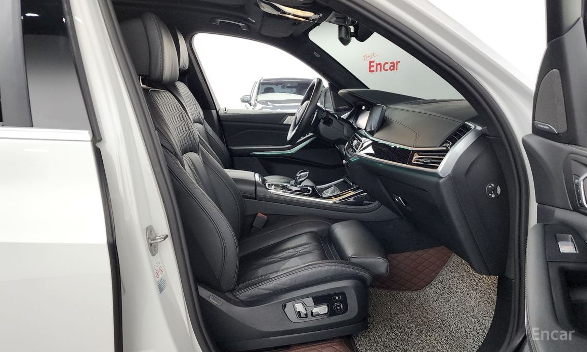 X7 (G07)xDrive 40i M Sport 6 seater 12