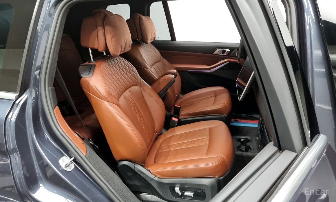 X7 (G07)xDrive 40i M Sport 6 seater 13