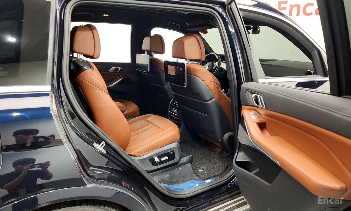 X7 (G07)xDrive 40i M Sport 6 seater 13