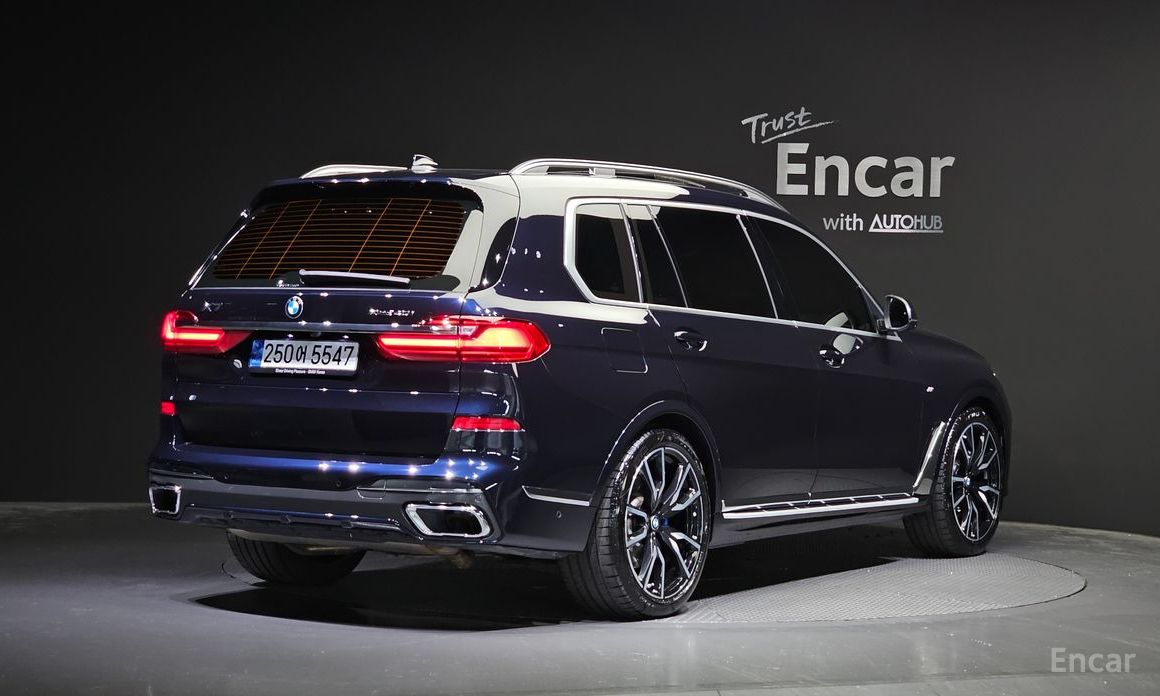 X7 (G07)xDrive 40i M Sport 6 seater 3
