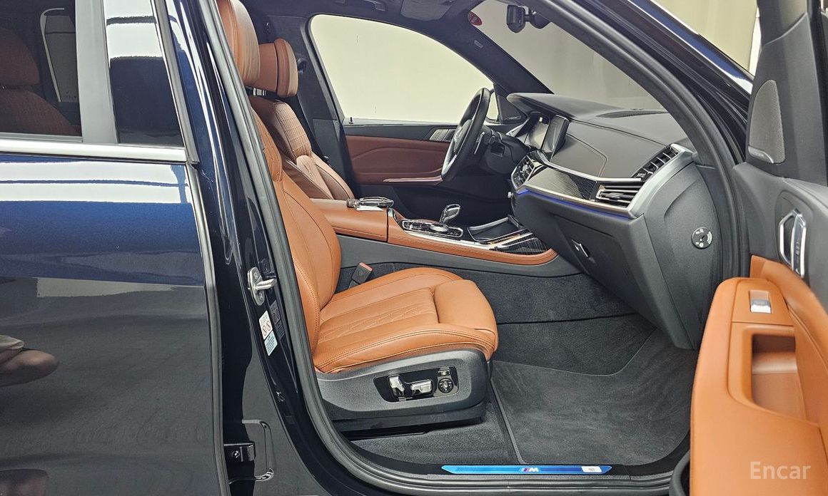 X7 (G07)xDrive 40i M Sport 6 seater 12