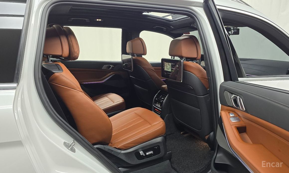 X7 (G07)xDrive 40i M Sport 6 seater 13