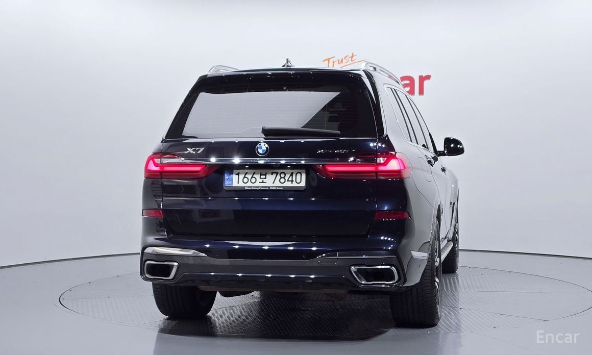 X7 (G07)xDrive 40i M Sport 6 seater 5
