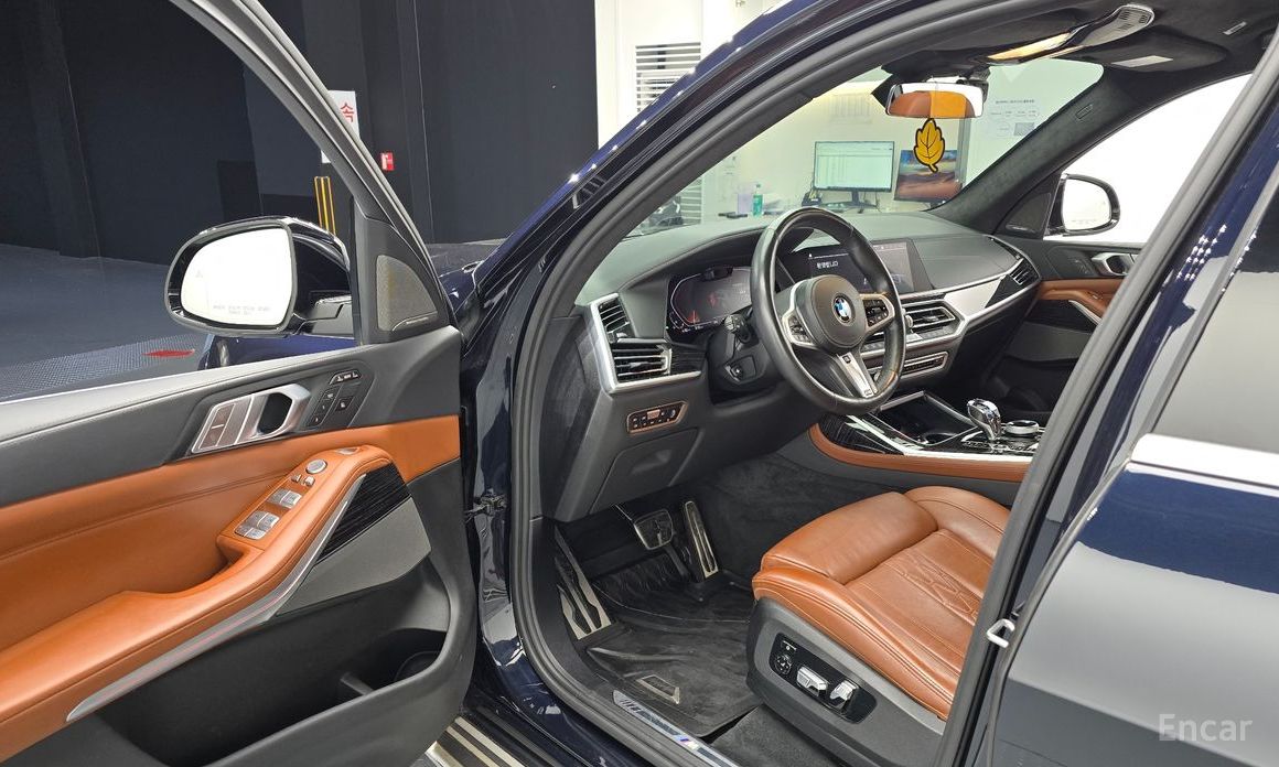 X7 (G07)xDrive 40i M Sport 6 seater 12