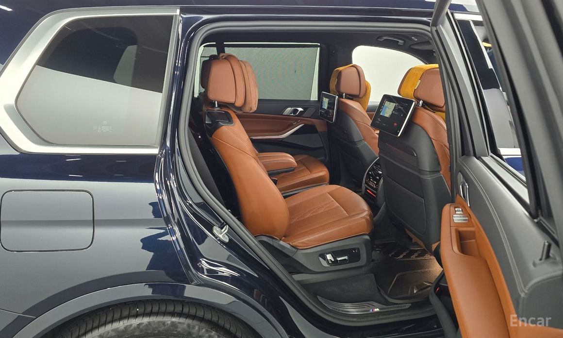 X7 (G07)xDrive 40i M Sport 6 seater 13