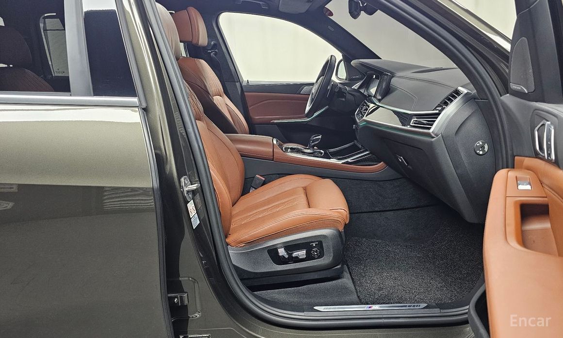 X7 (G07)xDrive 40i M Sport 6 seater 12
