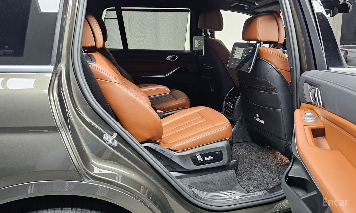 X7 (G07)xDrive 40i M Sport 6 seater 13