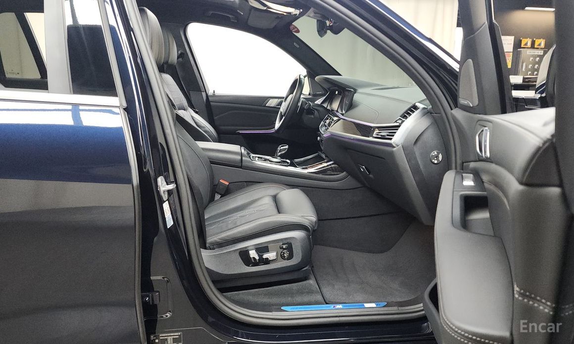 X7 (G07)xDrive 40i M Sport 6 seater 12