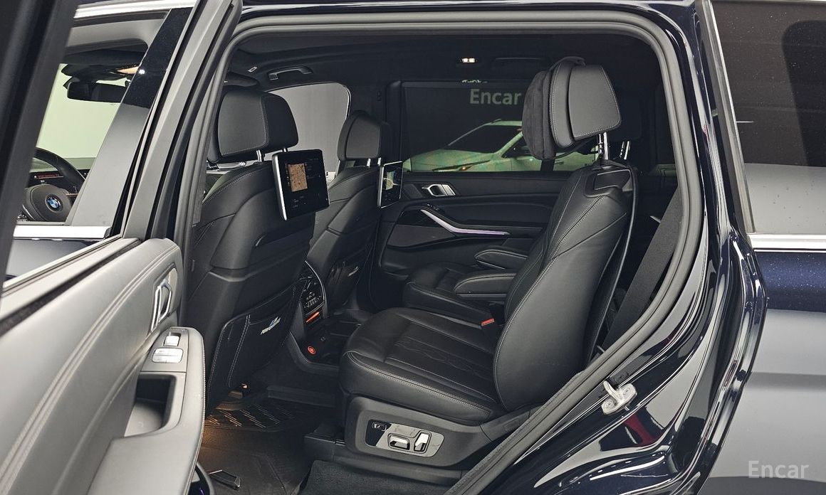 X7 (G07)xDrive 40i M Sport 6 seater 12