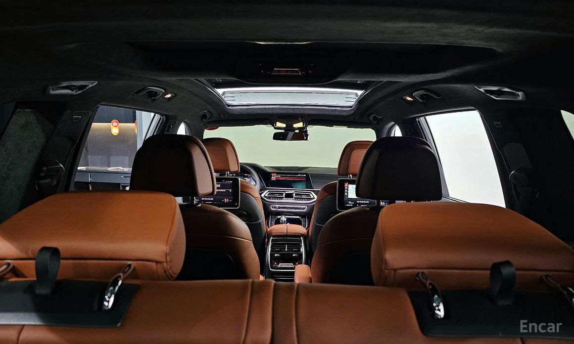 X7 (G07)xDrive 40i M Sport 6 seater 13