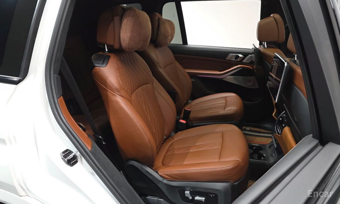 X7 (G07)xDrive 40i M Sport 6 seater 12
