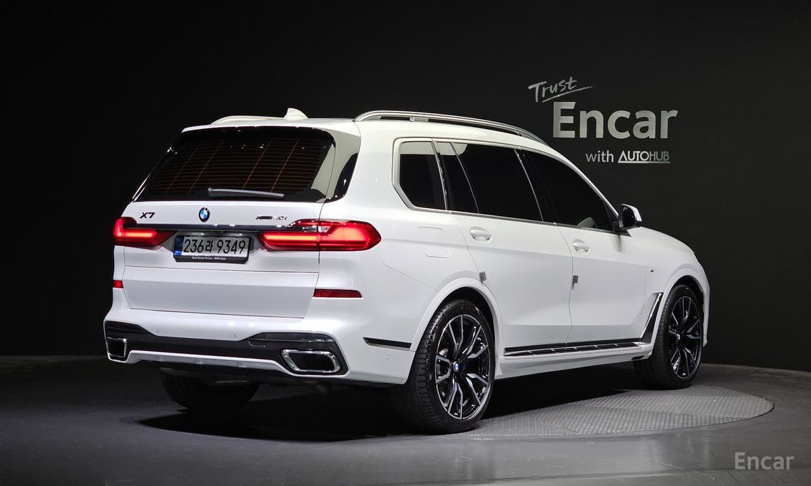 X7 (G07)xDrive 40i M Sport 6 seater 3