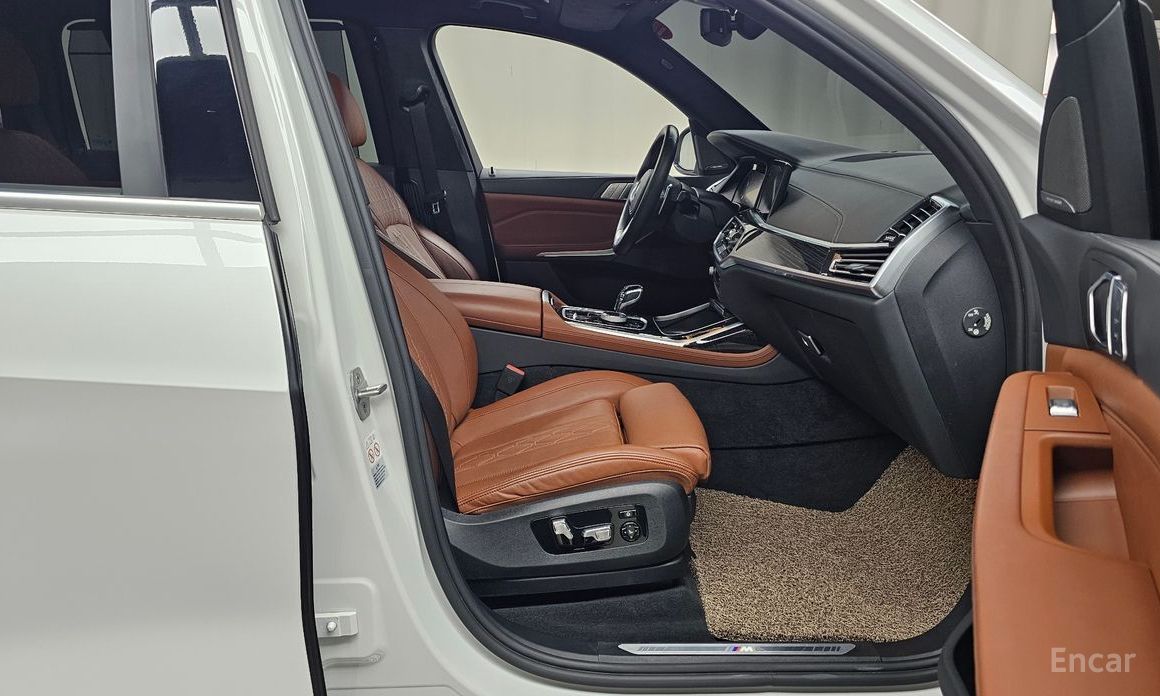 X7 (G07)xDrive 40i M Sport 6 seater 12