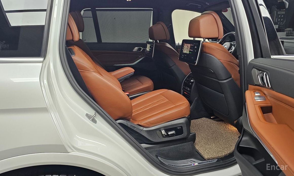 X7 (G07)xDrive 40i M Sport 6 seater 13