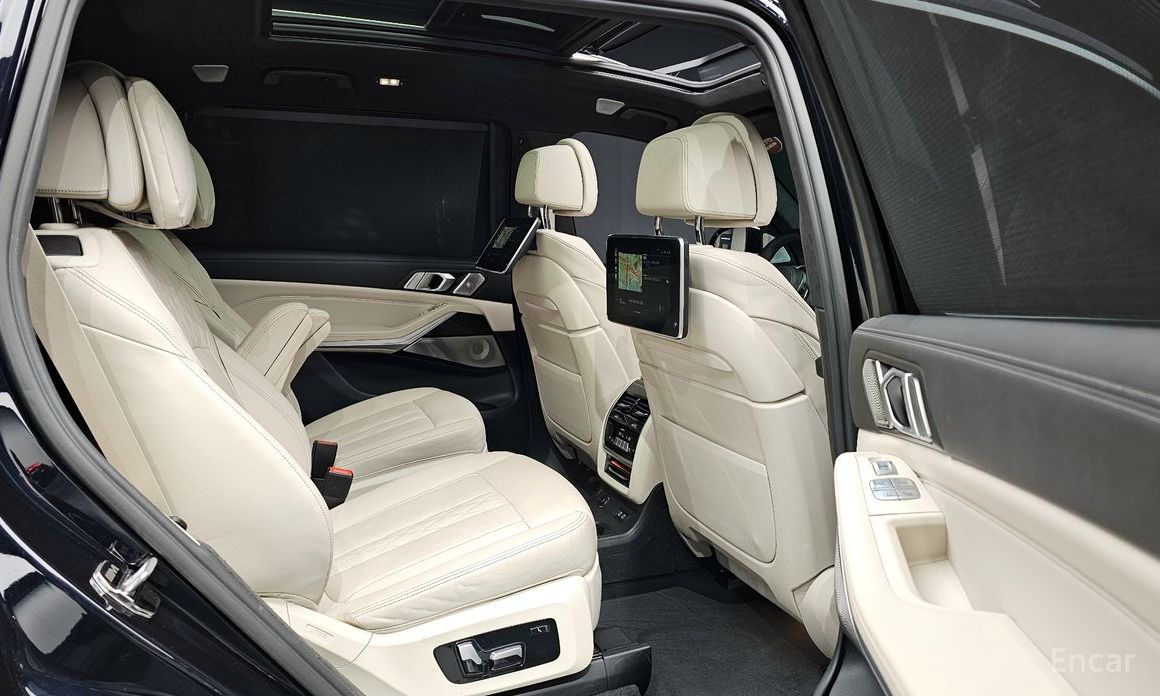X7 (G07)xDrive 40i M Sport 6 seater 12