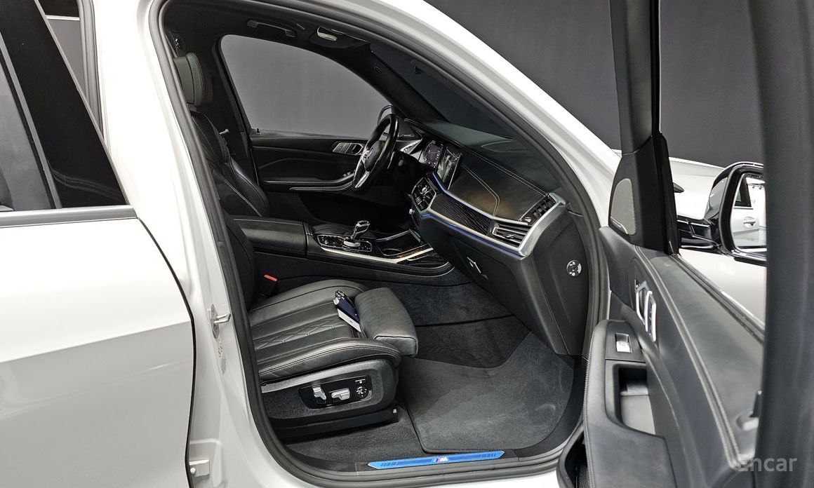 X7 (G07)xDrive 40i M Sport 6 seater 12