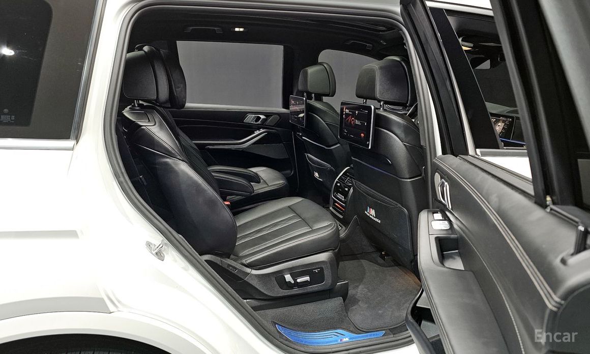 X7 (G07)xDrive 40i M Sport 6 seater 13