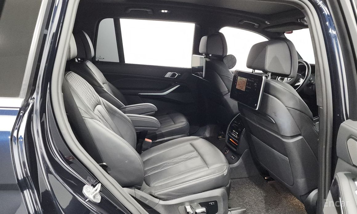 X7 (G07)xDrive 40i M Sport 6 seater 13