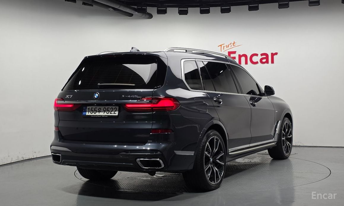 X7 (G07)xDrive 40i M Sport 6 seater 3
