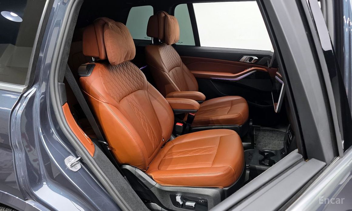 X7 (G07)xDrive 40i M Sport 6 seater 13